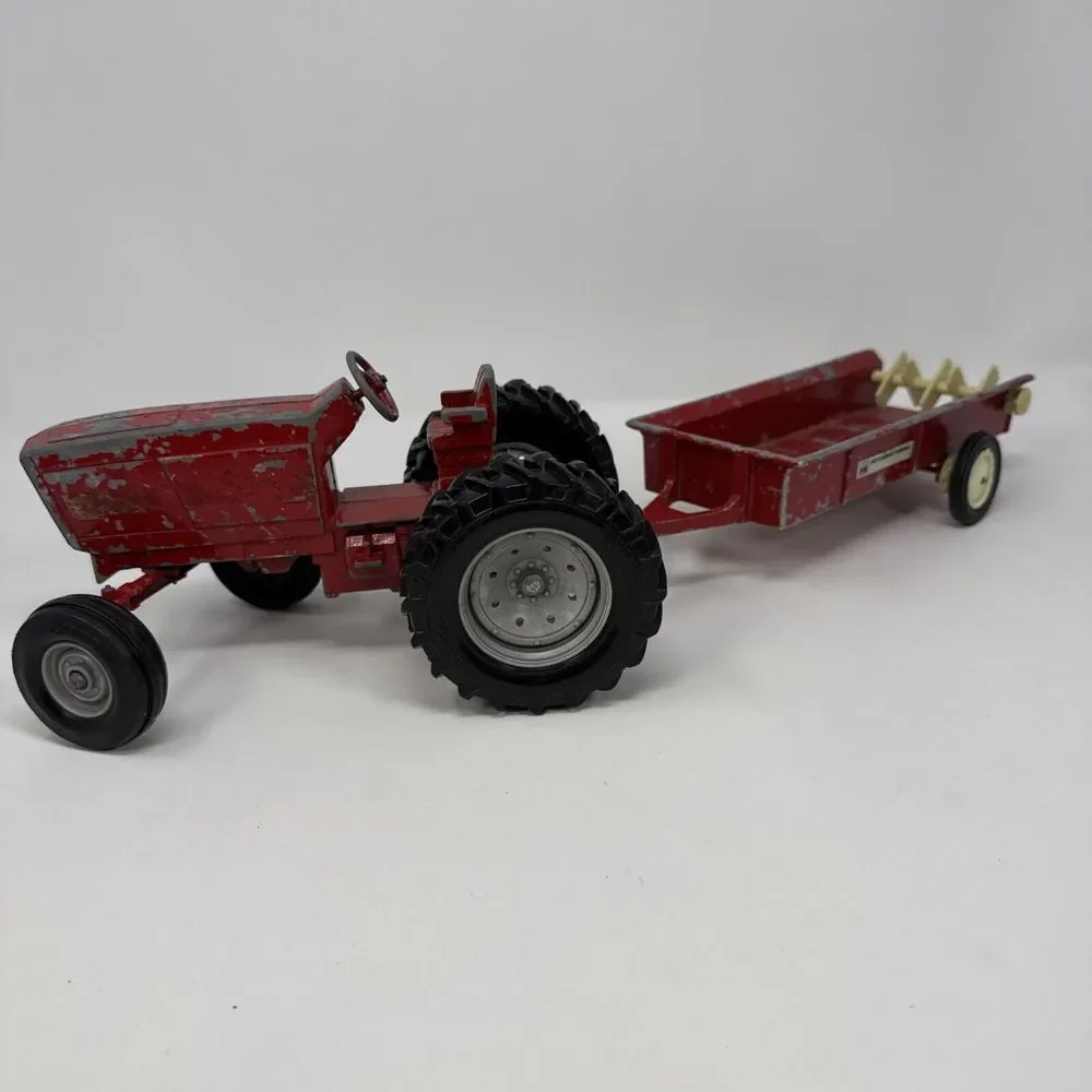 Vtg Red Farm Tractor The ERTL Co STK 415 International Metal and‎ Wagon
